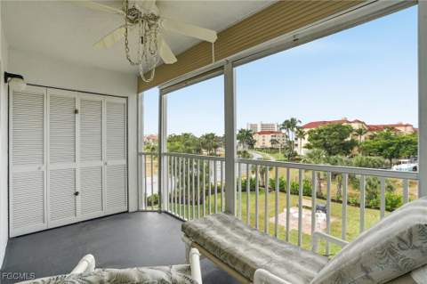 4591 Bay Beach Ln 294, Fort Myers Beach FL - photo 24 of 50