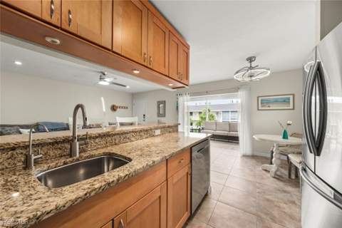 601 Periwinkle Way D5, Sanibel FL - photo 11 of 44