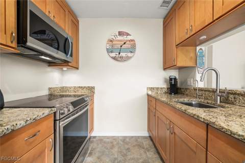 601 Periwinkle Way D5, Sanibel FL - photo 13 of 44