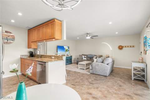 601 Periwinkle Way D5, Sanibel FL - photo 7 of 44