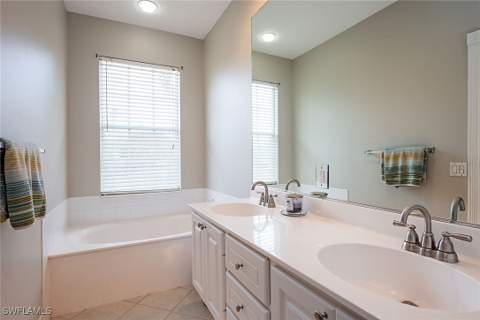 5697 Cove Cir 42, Naples FL - photo 9 of 13