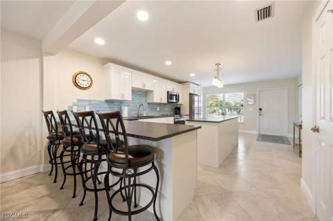 843 SE 46th Ln 6, Cape Coral FL - photo 12 of 48