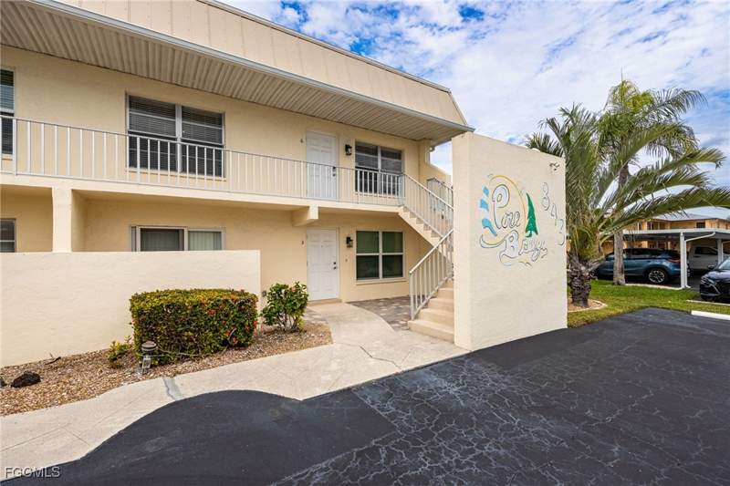 2 bedroom Condominium at 843 SE 46th Ln 6, Pine Breeze, Cape Coral — photo 3