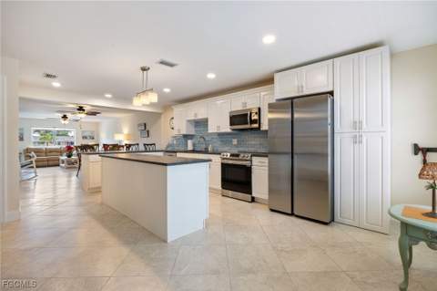 843 SE 46th Ln 6, Cape Coral FL - photo 7 of 48