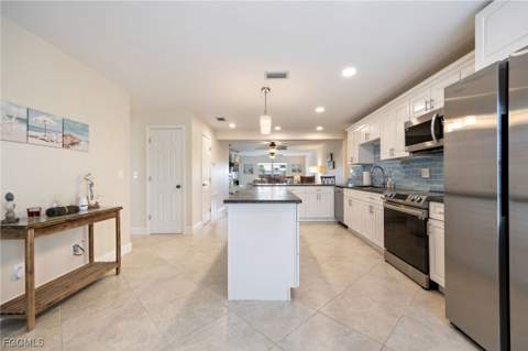 843 SE 46th Ln 6, Cape Coral FL - photo 8 of 48