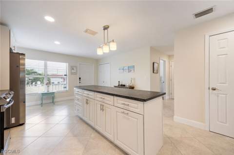 843 SE 46th Ln 6, Cape Coral FL - photo 9 of 48