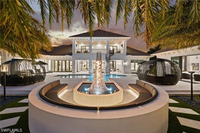 6 bedroom SingleFamilyResidence at 142 Eugenia Dr, Pine Ridge, Naples — photo 2
