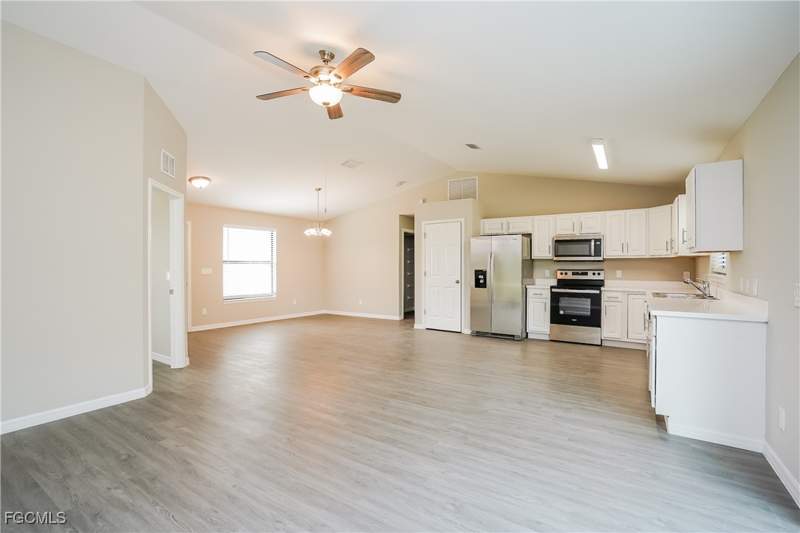 4 bedroom SingleFamilyResidence at 431 Gray Ave S, Lehigh Acres, Lehigh Acres — photo 5