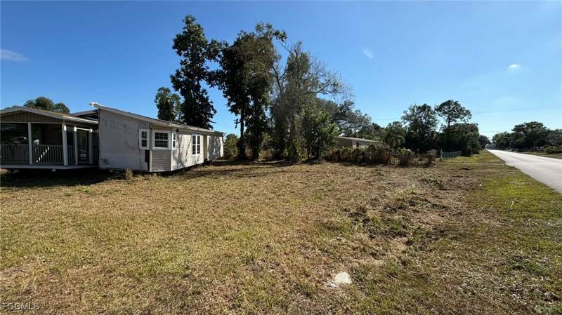 2 bedroom ManufacturedHome at 8315 Marx Dr, Suncoast Estates Unrec, North Fort Myers — photo 2