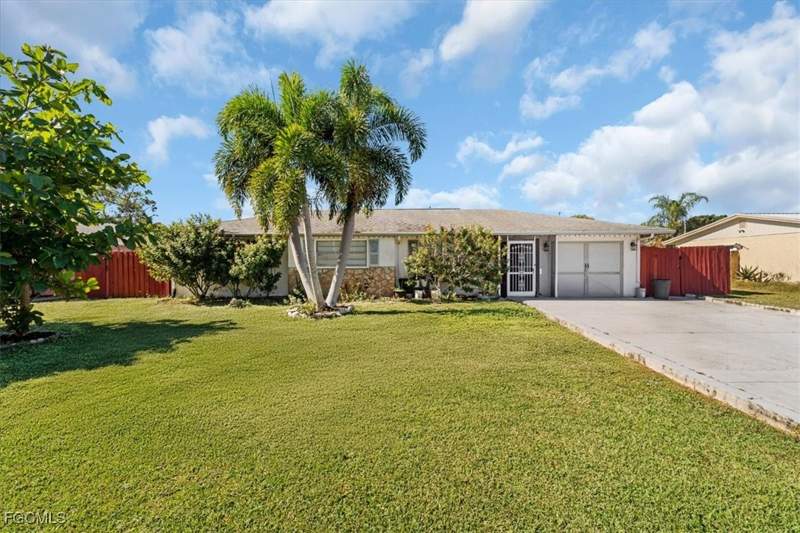 4 bedroom SingleFamilyResidence at 2960 Renee Ct, Riverdale Estates, Fort Myers — photo 2