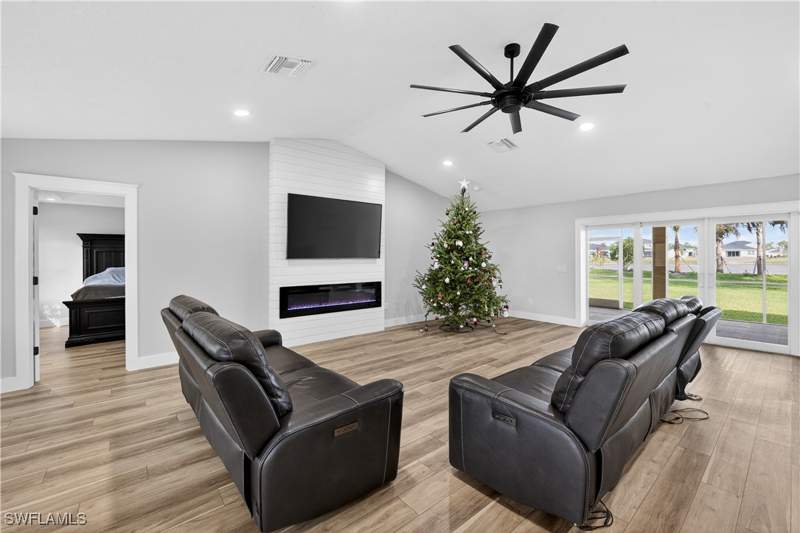 3 bedroom SingleFamilyResidence at 17060 Cypress Creek Dr, North Fort Myers, North Fort Myers — photo 2