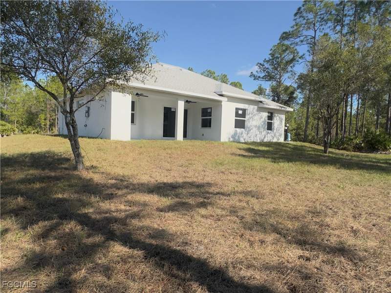 3 bedroom SingleFamilyResidence at 315 Spokane Ave, Lehigh Acres, Lehigh Acres — photo 4