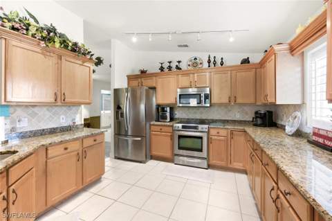 8401 Southbridge Dr 2, Estero FL - photo 17 of 46