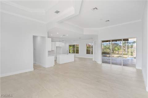 11105 Sea Tropic Ln, Fort Myers FL - photo 11 of 48