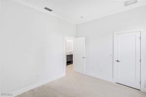 11105 Sea Tropic Ln, Fort Myers FL - photo 22 of 48