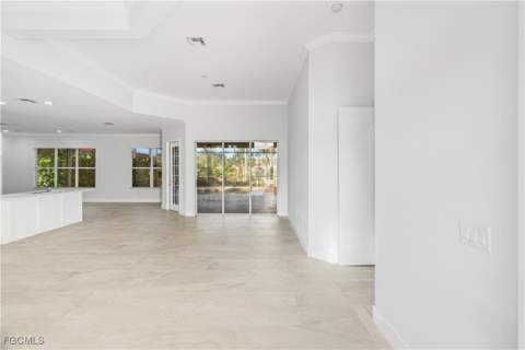 11105 Sea Tropic Ln, Fort Myers FL - photo 6 of 48