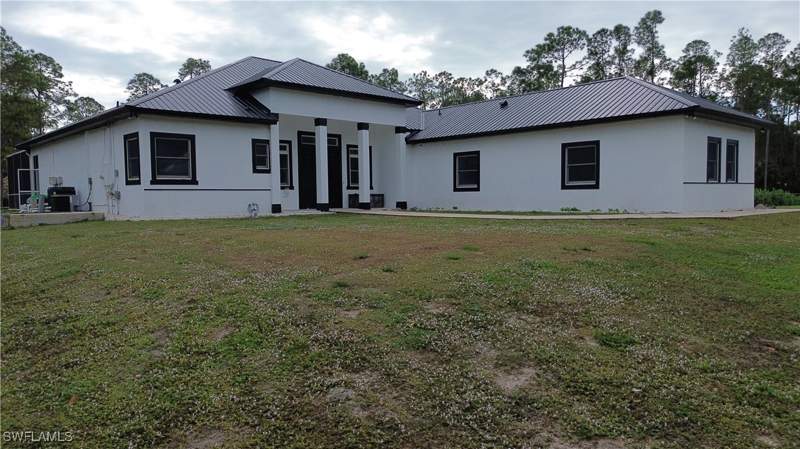 3 bedroom SingleFamilyResidence at 570 31st St NW, Golden Gate Prof Bldg, Naples — photo 3