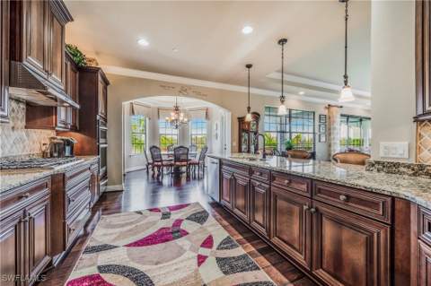 2555 Marquesa Royale Ln 1-301, Naples FL - photo 13 of 43