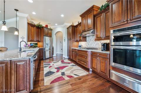 2555 Marquesa Royale Ln 1-301, Naples FL - photo 14 of 43
