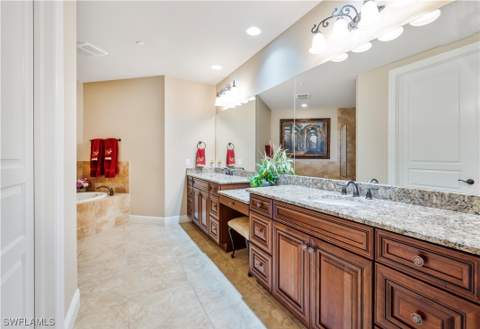 2555 Marquesa Royale Ln 1-301, Naples FL - photo 24 of 43
