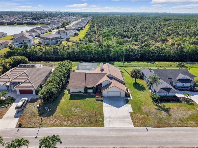 3 bedroom SingleFamilyResidence at 6219 Deer Run, The Forest, Fort Myers — photo 2