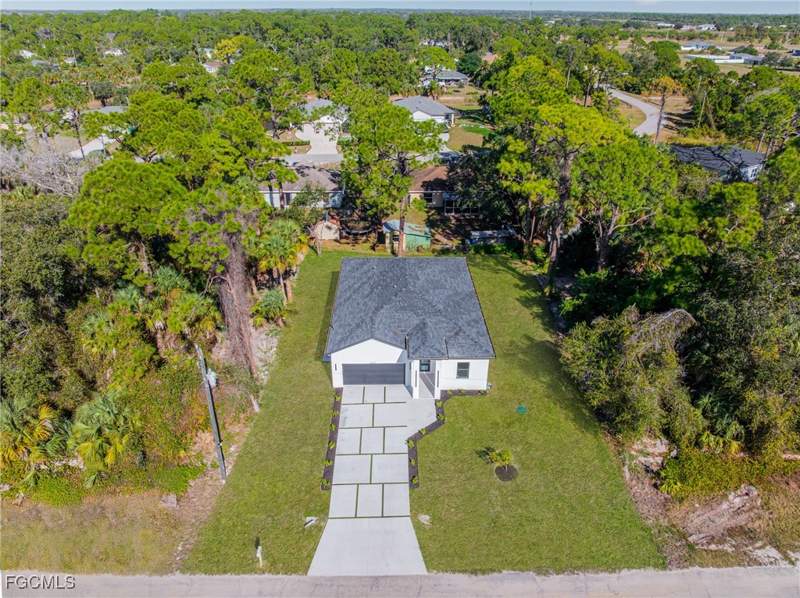 3 bedroom SingleFamilyResidence at 5037 Pinetree Cir, Port Labelle, Labelle — photo 3