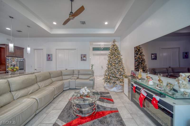 3 bedroom SingleFamilyResidence at 1528 NW 24th Pl, Cape Coral, Cape Coral — photo 4