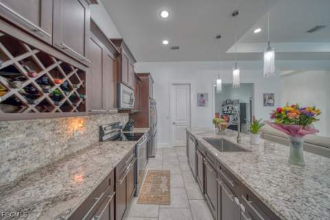 1528 NW 24th Pl, Cape Coral FL - photo 9 of 46