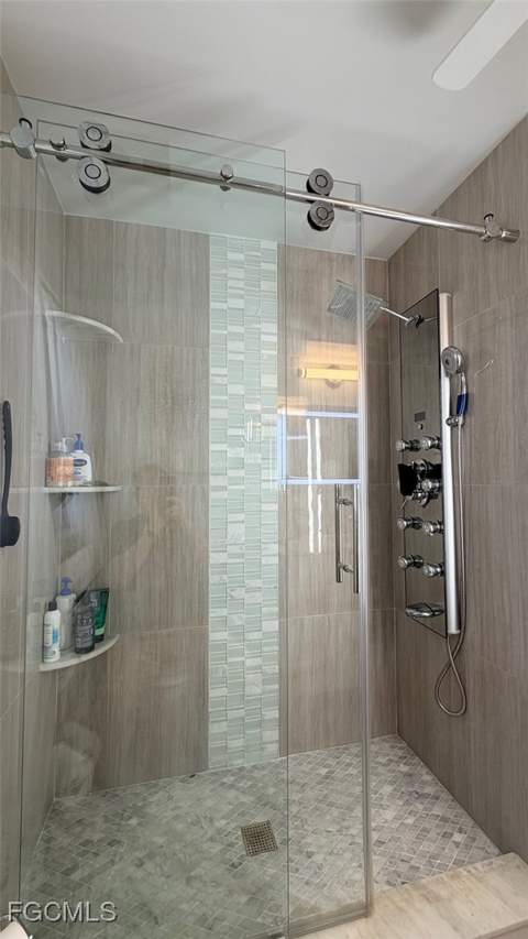 1709 SE 44th Ter, Cape Coral FL - photo 8 of 32