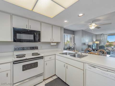 893 Collier Ct 3-301, Marco Island FL - photo 6 of 34