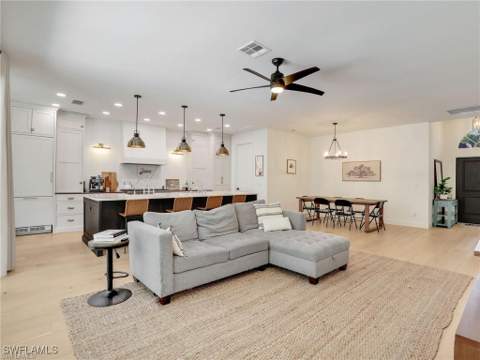 8850 Springwood Ct, Bonita Springs FL - photo 11 of 44