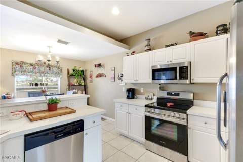2427 NW 25th St, Cape Coral FL - photo 8 of 31