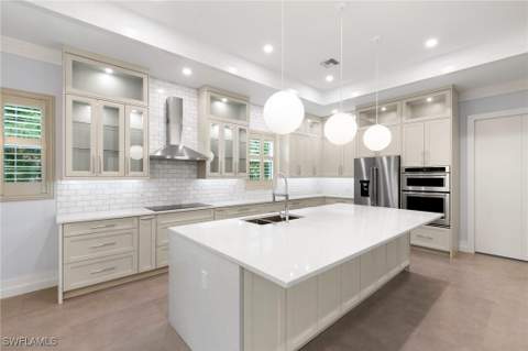 1086 Michigan Ave, Naples FL - photo 6 of 42