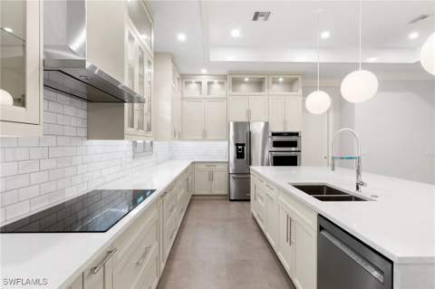 1086 Michigan Ave, Naples FL - photo 7 of 42