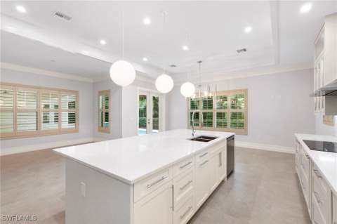 1086 Michigan Ave, Naples FL - photo 8 of 42