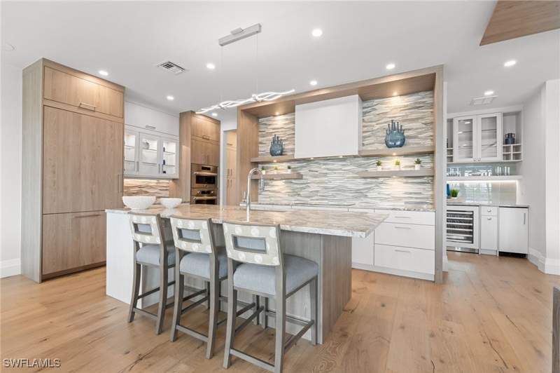 3 bedroom Attached at 121 Barefoot Cir 16, Villas At Barefoot Beach, Bonita Springs — photo 2