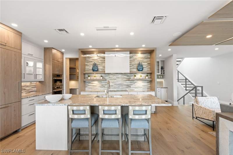 3 bedroom Attached at 121 Barefoot Cir 16, Villas At Barefoot Beach, Bonita Springs — photo 3