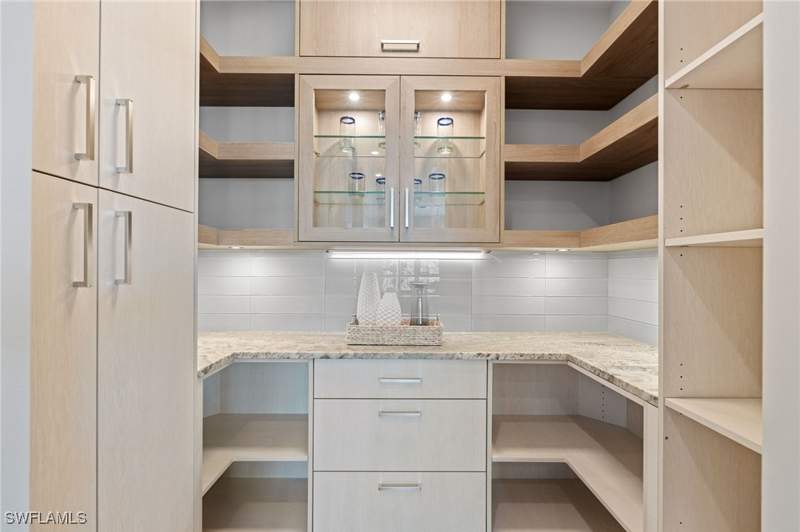 3 bedroom Attached at 121 Barefoot Cir 16, Villas At Barefoot Beach, Bonita Springs — photo 5
