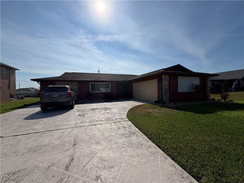 3 bedroom SingleFamilyResidence at 1410 SE 1st Ter, Cape Coral, Cape Coral — photo 2