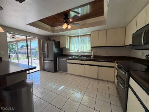 1410 SE 1st Ter, Cape Coral FL - photo 7 of 20