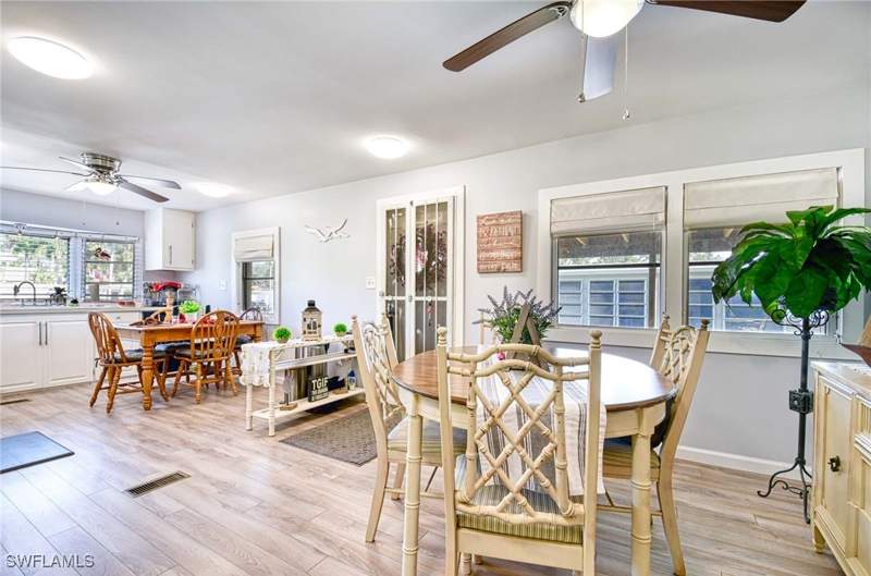 3 bedroom ManufacturedHome at 41 Sonderhen Dr, Henderson Creek Park, Naples — photo 4