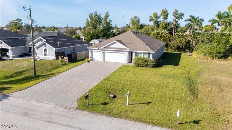 4 bedroom SingleFamilyResidence at 1216 NW 21st Pl, Cape Coral, Cape Coral — photo 5
