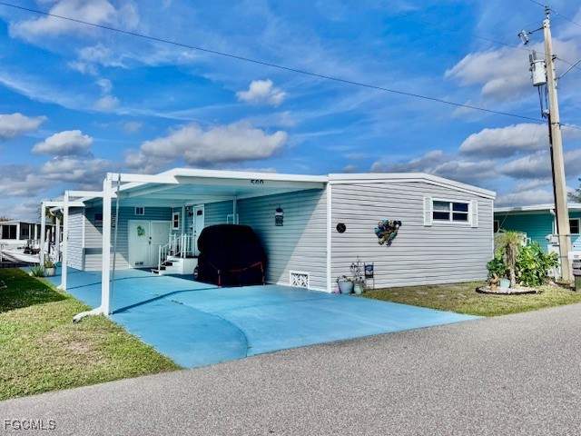 2 bedroom ManufacturedHome at 5519 Sir Walter Way, Old Bridge Village, North Fort Myers — photo 5