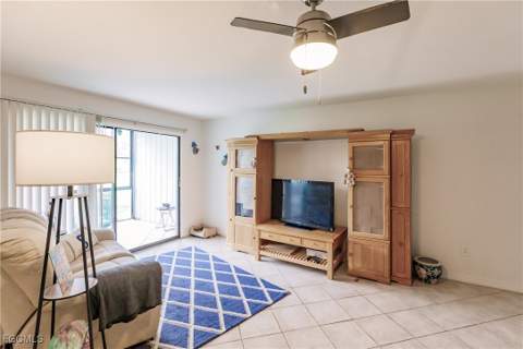 1055 Palm Ave 216, North Fort Myers FL - photo 7 of 17