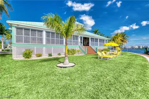 1218 Flamingo Dr, Cape Coral FL - photo 12 of 48