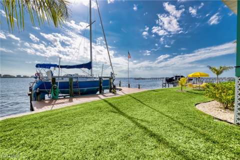 1218 Flamingo Dr, Cape Coral FL - photo 14 of 48