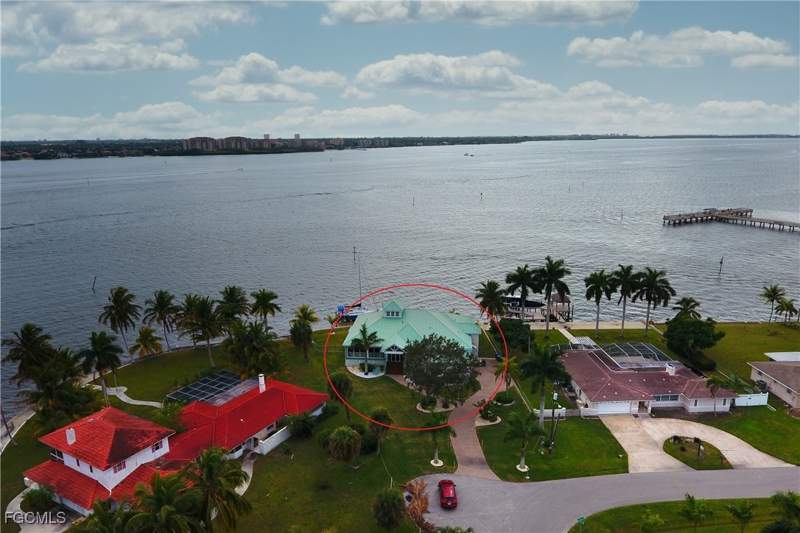 3 bedroom SingleFamilyResidence at 1218 Flamingo Dr, Cape Coral, Cape Coral — photo 5