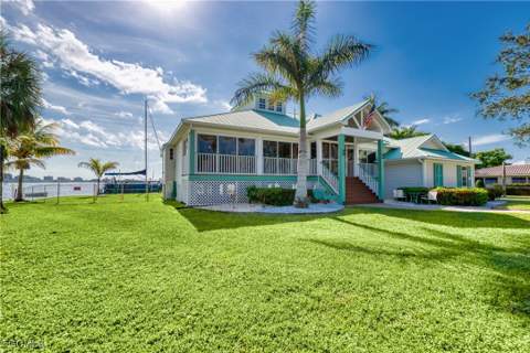 1218 Flamingo Dr, Cape Coral FL - photo 9 of 48