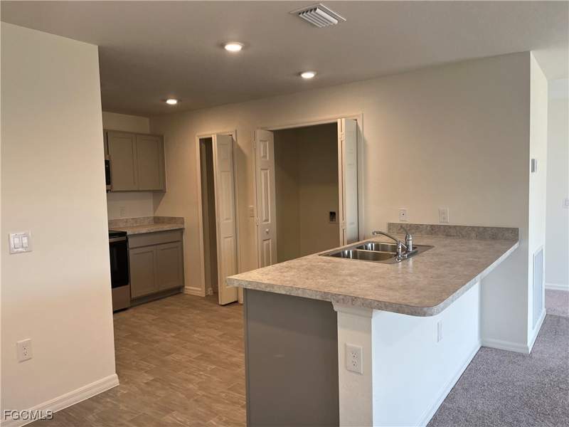 3 bedroom SingleFamilyResidence at 3218 NE 14th Pl, Cape Coral, Cape Coral — photo 3