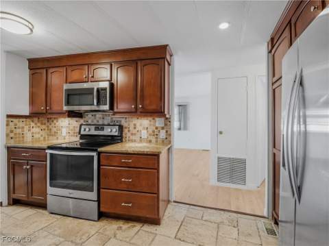 14518 Battery Bend, North Fort Myers FL - photo 14 of 30